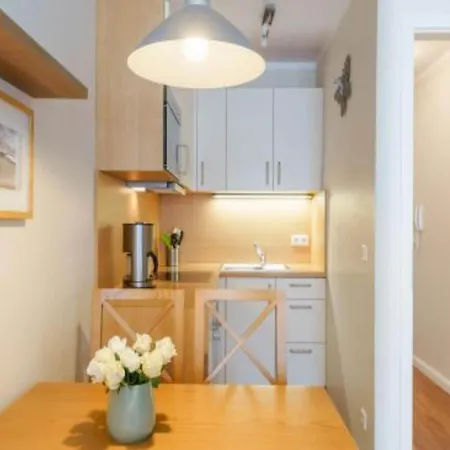 Mit Balkon Und Freizeitangeboten In Sellin (Rugen)